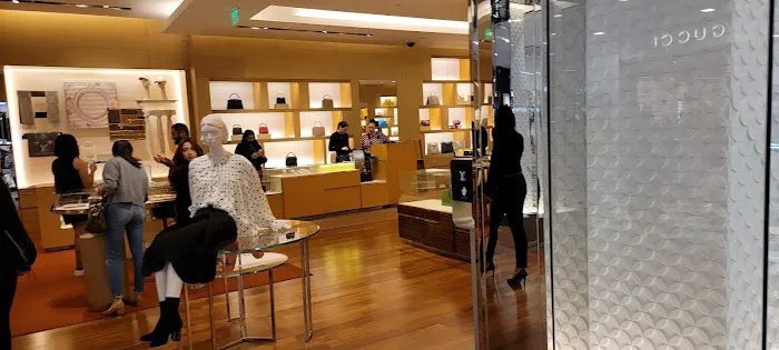 Bloomingdale's 4