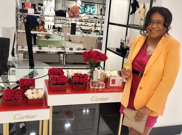 Bloomingdale's 6