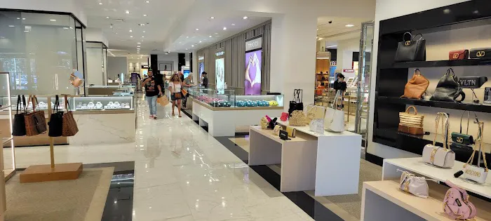 Bloomingdale's 8