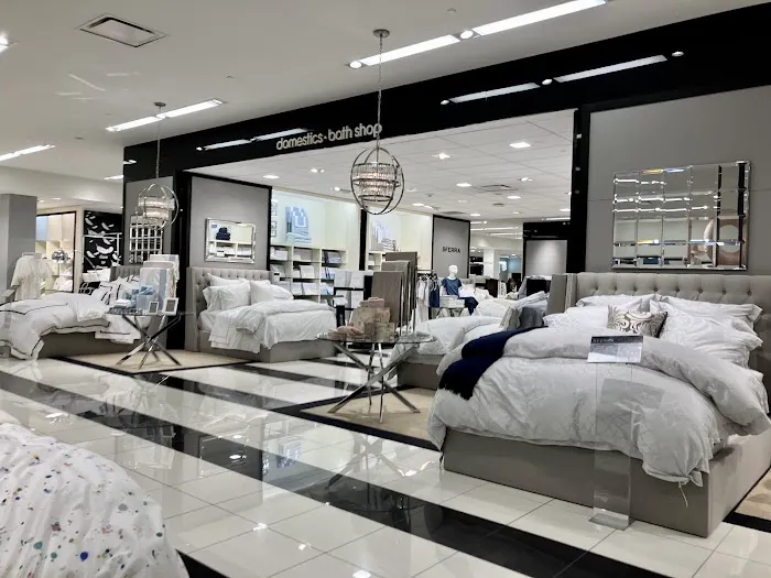 Bloomingdale's 5