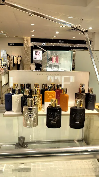 Saks Fifth Avenue 8
