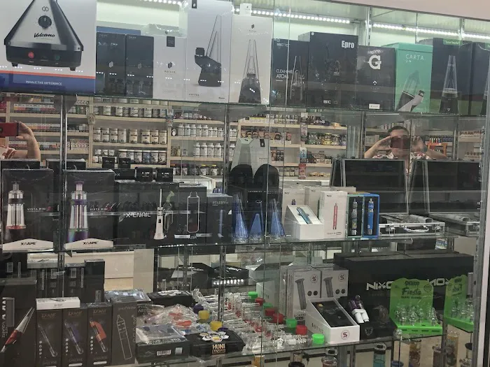 Beach Top Smoke Shop 6