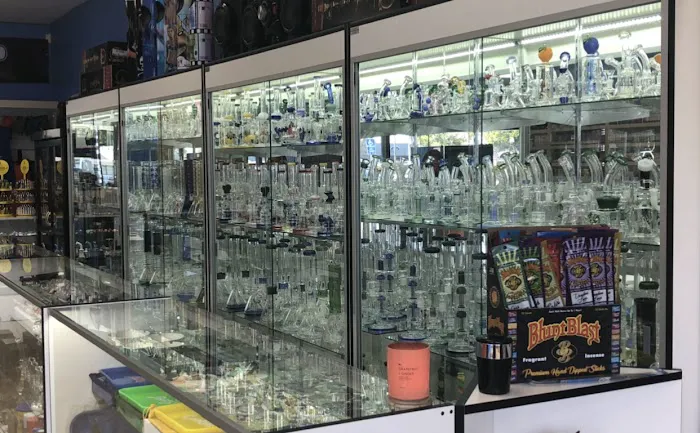 Beach Top Smoke Shop 9