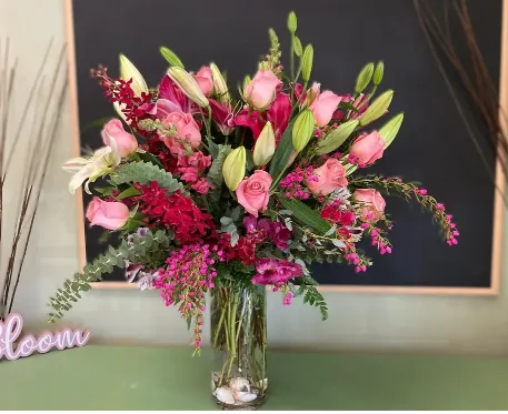 Love N’ Bloom Flower Shop 2