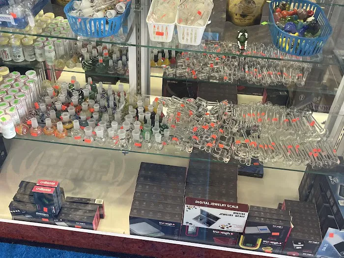 Egyptian Glass Smoke Shop 3