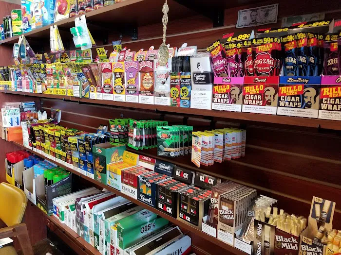 Egyptian Glass Smoke Shop 9