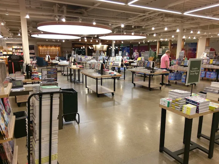 Barnes & Noble 9