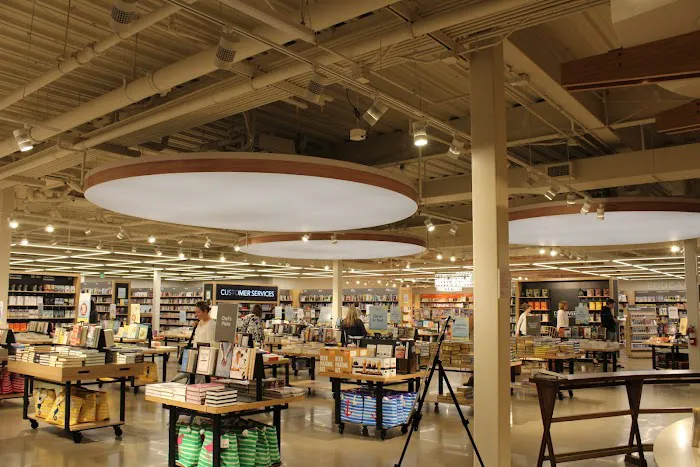 Barnes & Noble 6