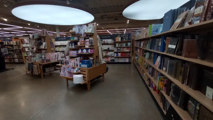 Barnes & Noble 7
