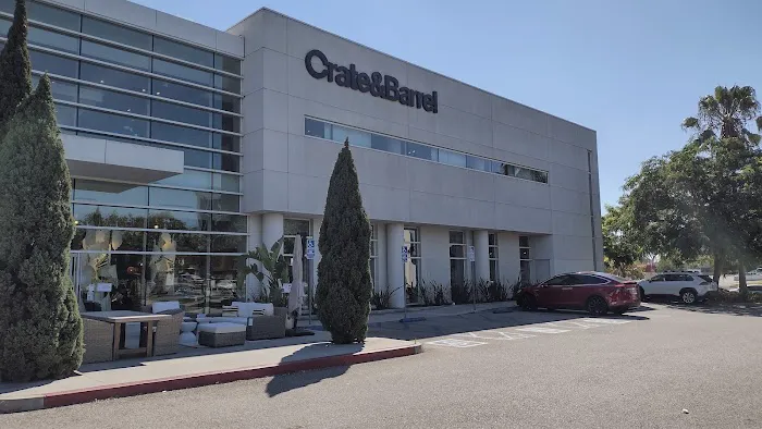 Crate & Barrel 1