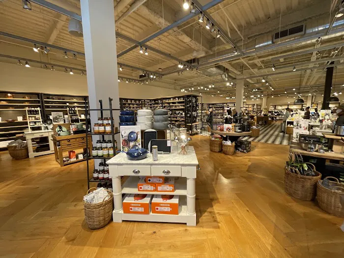 Williams-Sonoma 4