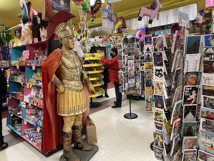 Archie McPhee 0