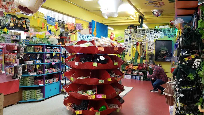 Archie McPhee 4