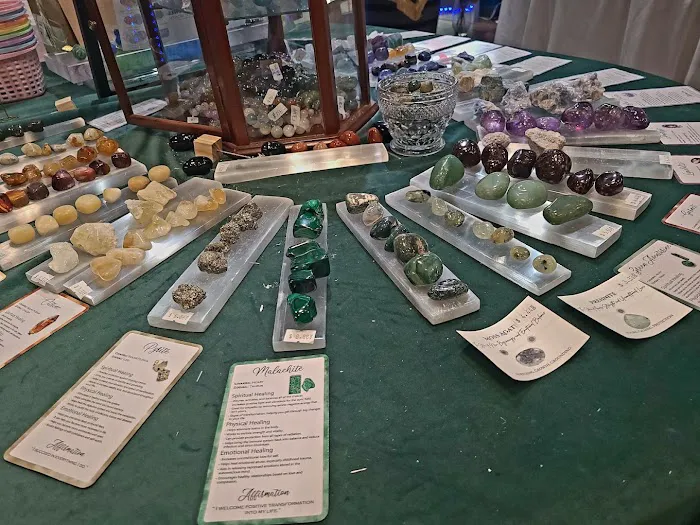Redcarpet Palace Crystal Jewels 0