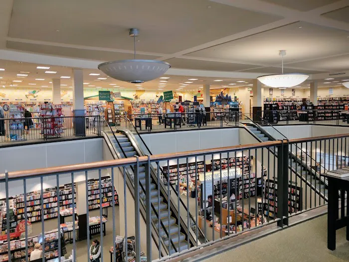 Barnes & Noble 3