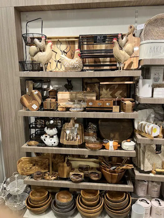 T.J. Maxx & HomeGoods 3
