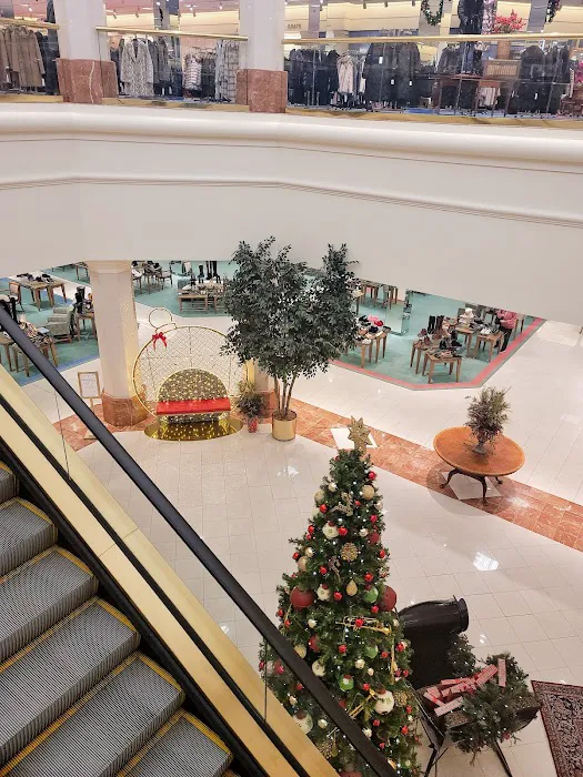 Von Maur 2