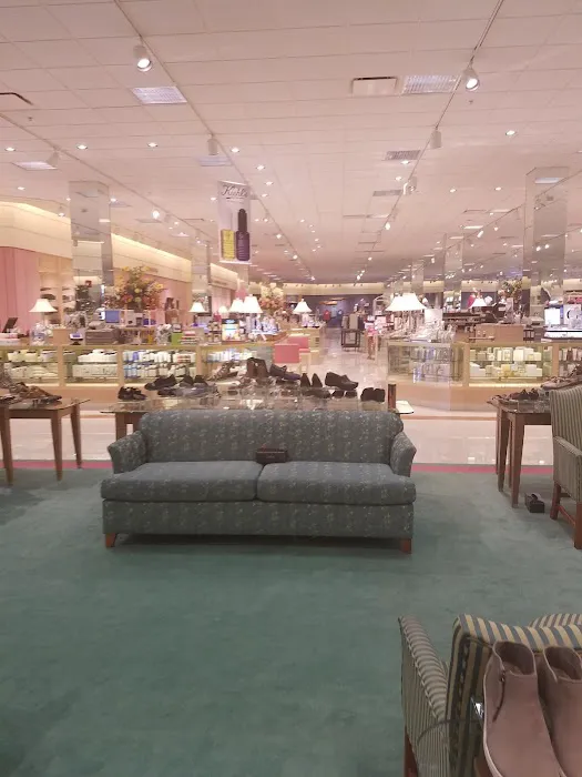 Von Maur 7