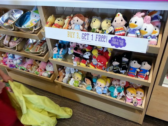 Amy's Hallmark Shop 8