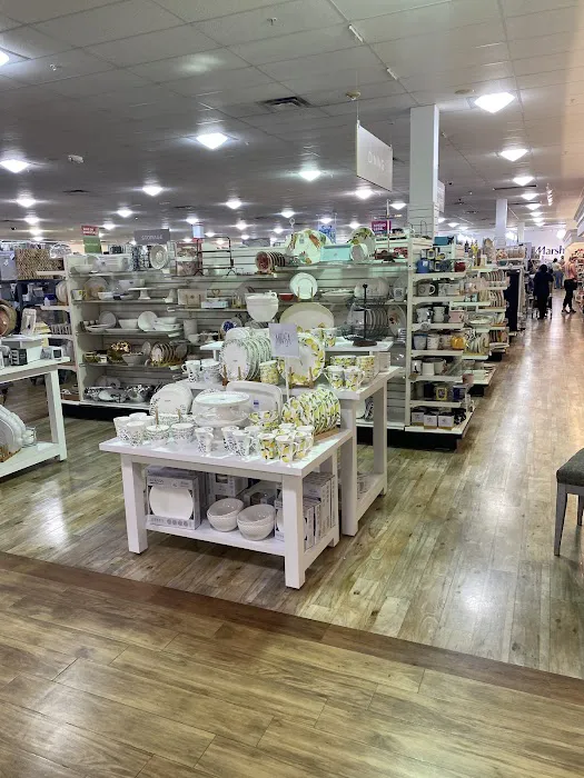 Marshalls & HomeGoods 5