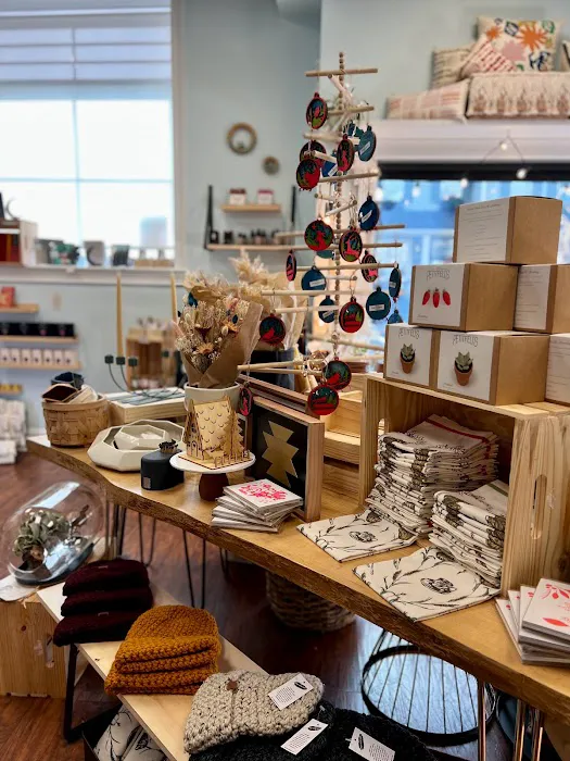 Krysset Artisan Boutique & Market 4