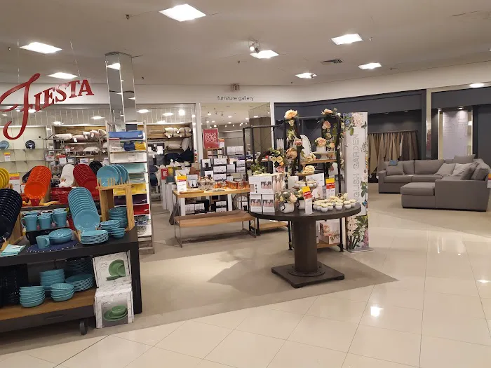 Macy's 0