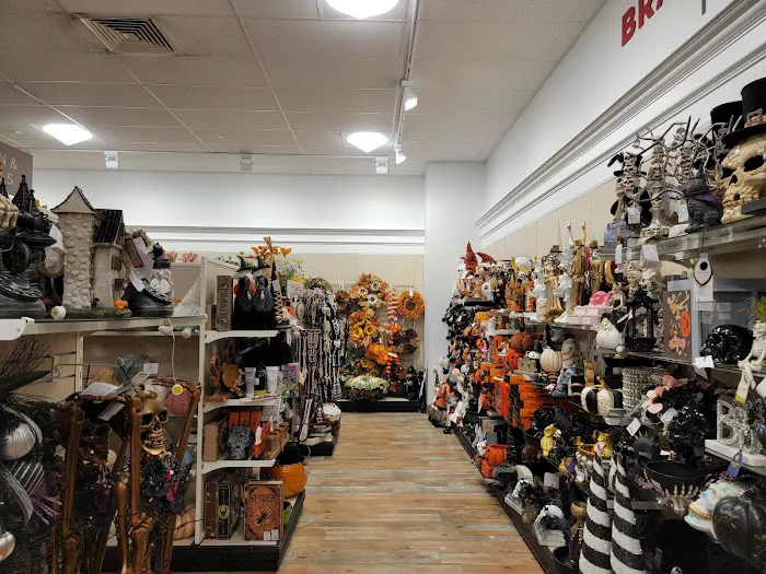 Marshalls & HomeGoods 3