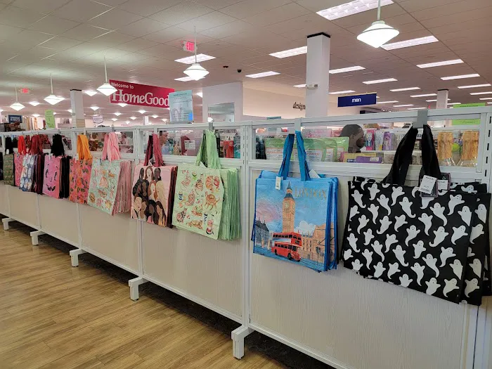 Marshalls & HomeGoods 7