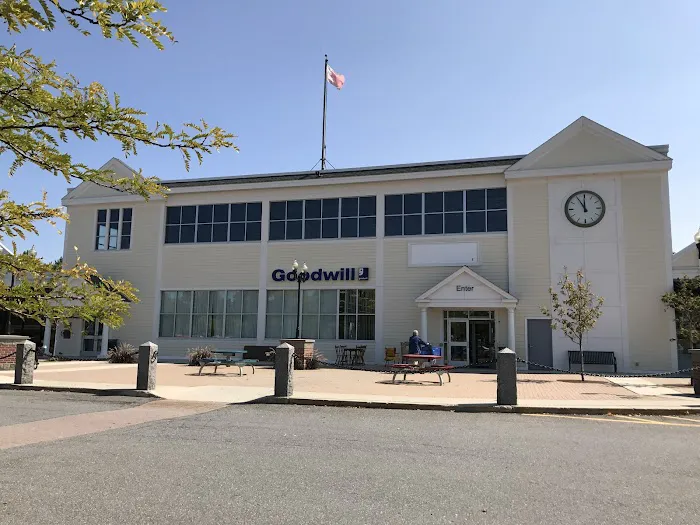 Goodwill Store & Donation Center 6