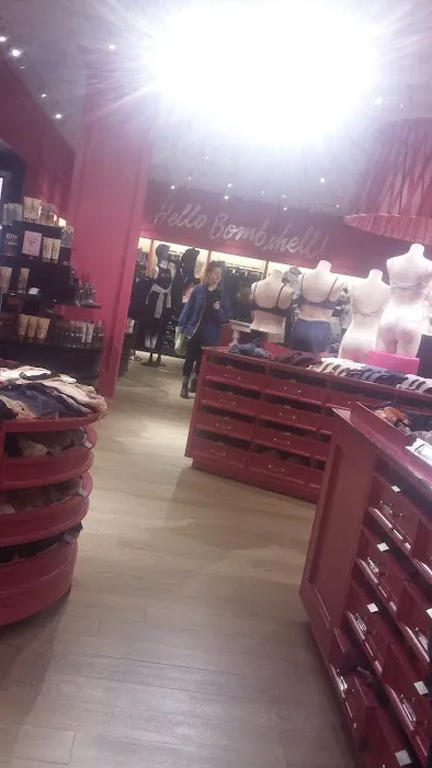 Victoria's Secret 0