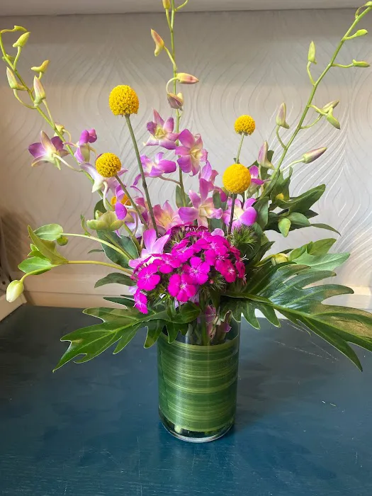 Fiddleheads Fine Flowers and Maine Gifts 5