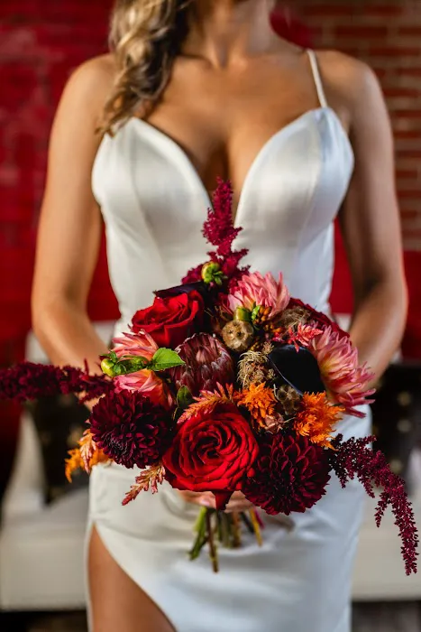Fleur De Lis Floral Design & Gifts 3
