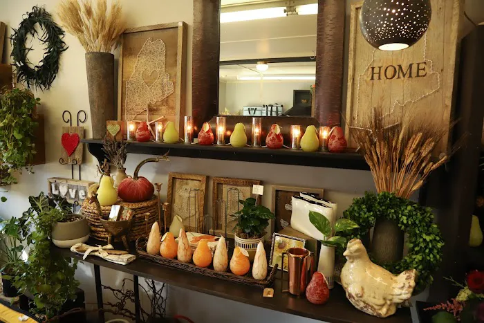 Fleur De Lis Floral Design & Gifts 8
