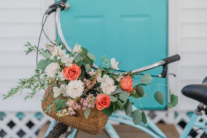Fleur De Lis Floral Design & Gifts 7