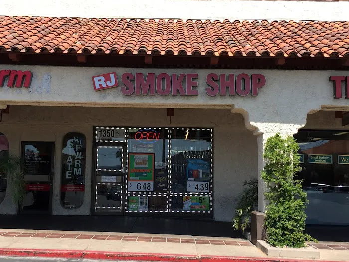 RJ Smoke Shop 1