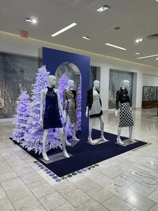 Saks Fifth Avenue 2