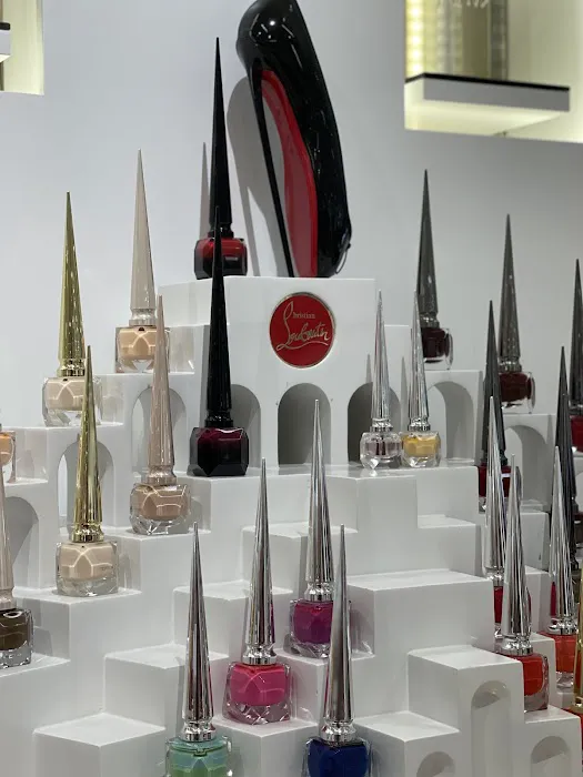 Saks Fifth Avenue 7