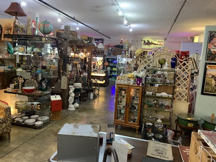 Antique Alley Mall 3