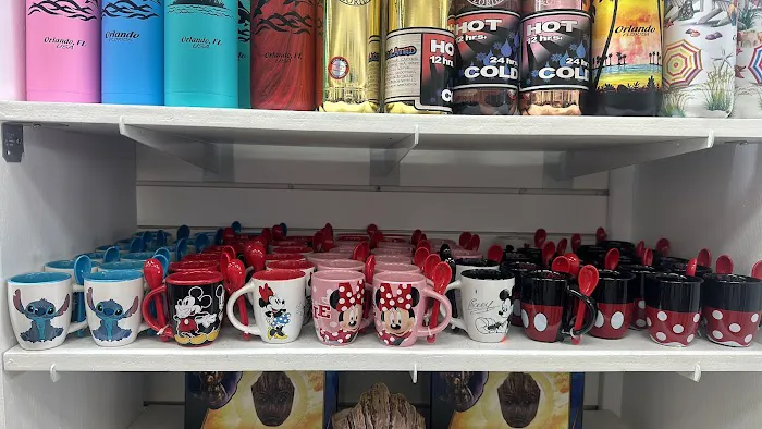 Disney Gift & Luggage Outlets 4