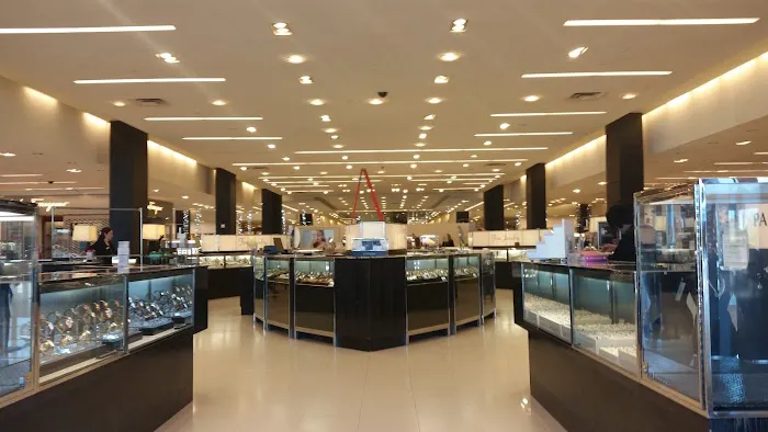 Bloomingdale's 4
