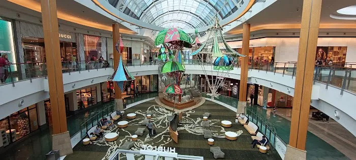 Bloomingdale's 3