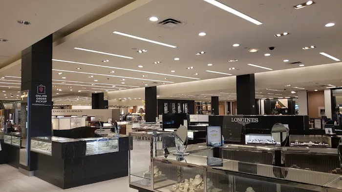 Bloomingdale's 9