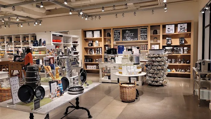 Williams-Sonoma 4