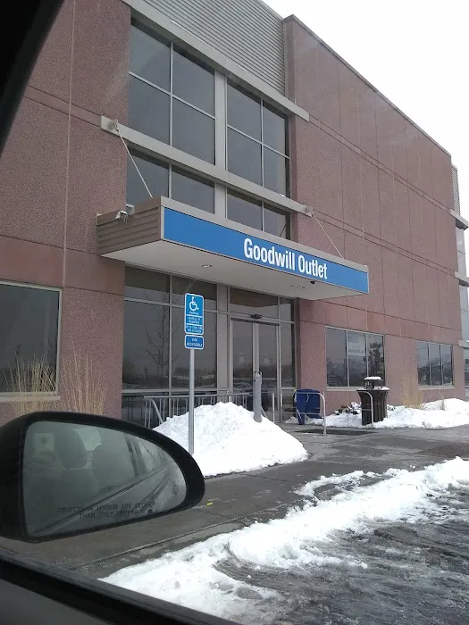 Goodwill - Brooklyn Park Outlet 4