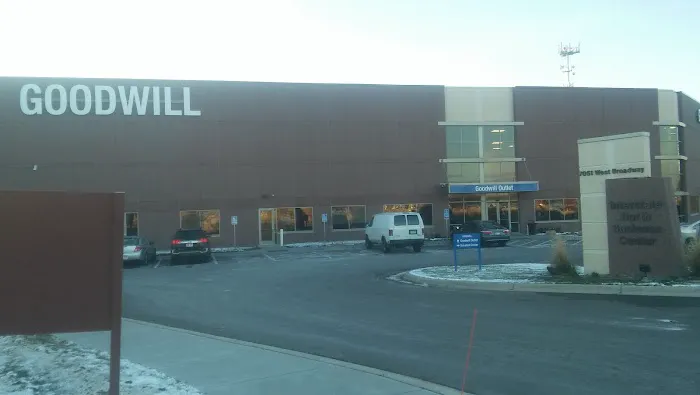 Goodwill - Brooklyn Park Outlet 5