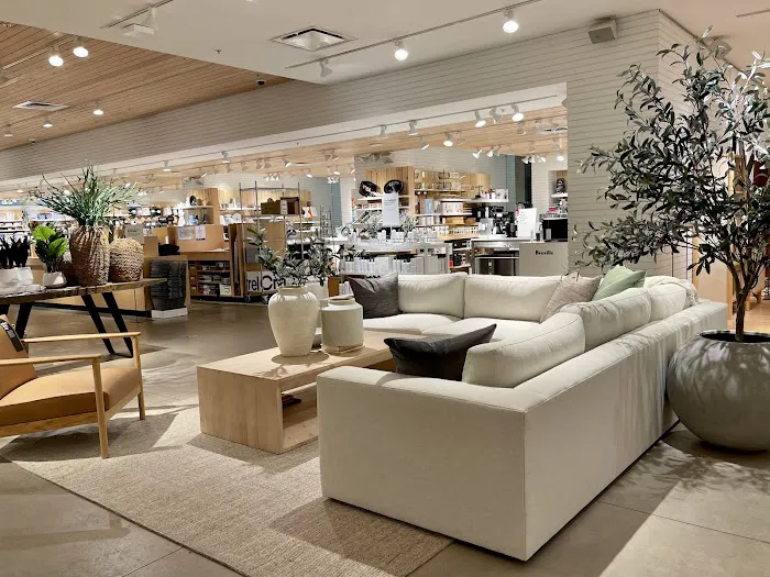 Crate & Barrel 0