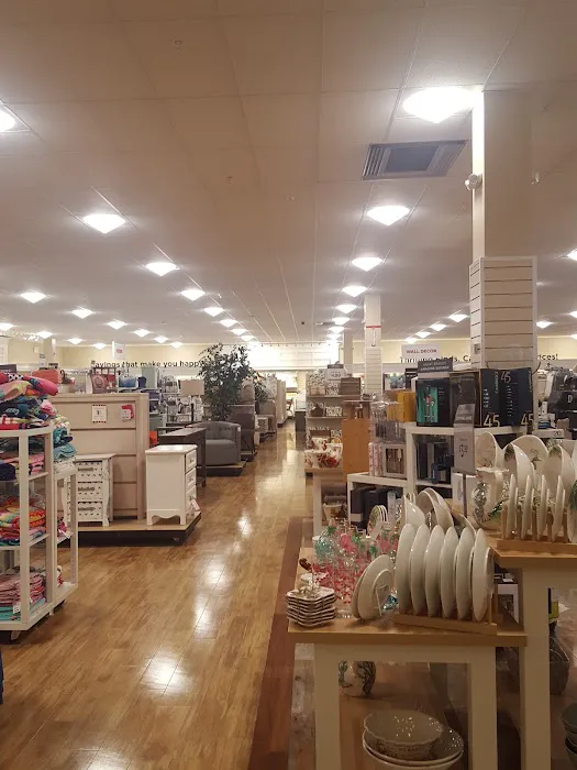 T.J. Maxx & HomeGoods 4