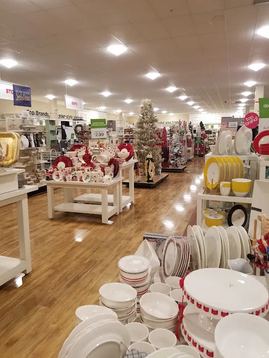 T.J. Maxx & HomeGoods 5