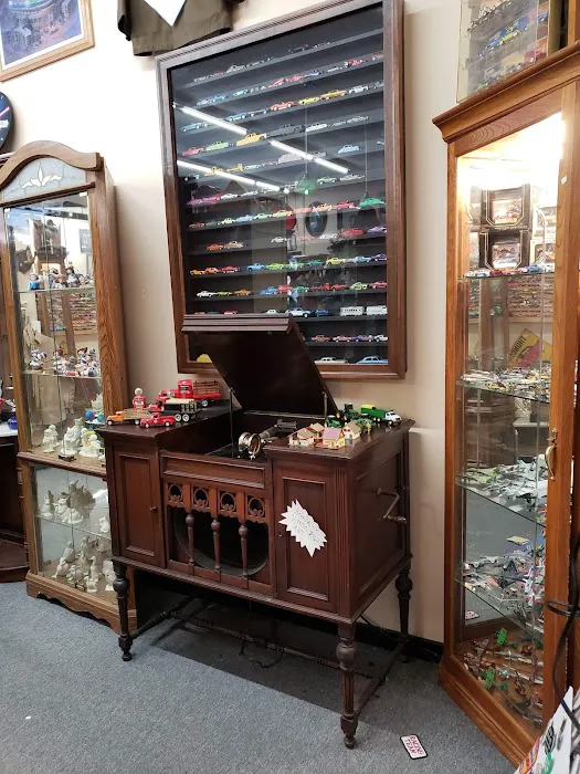 R Pickers Antique 7