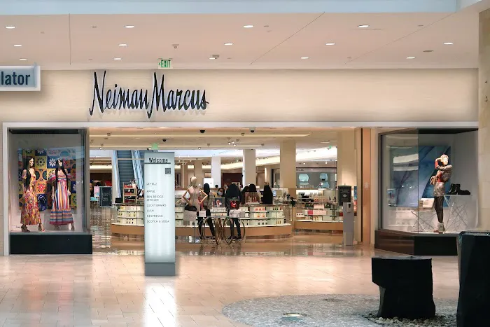Neiman Marcus 0